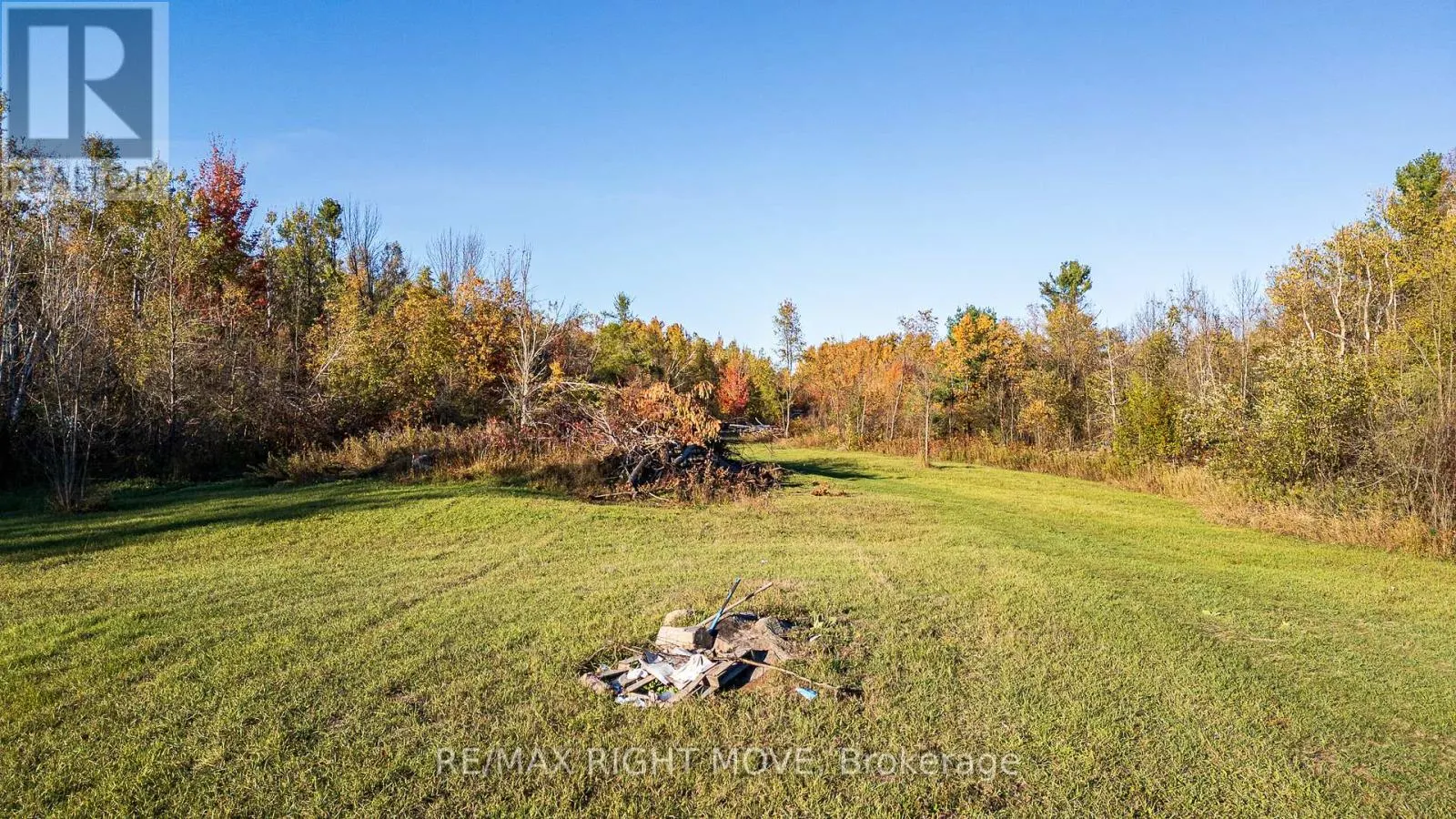 2085 MONCK ROAD