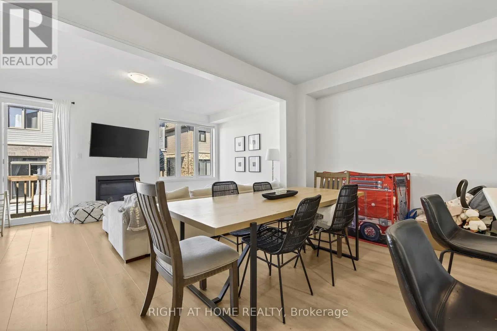 86 WEST OAK TRAIL