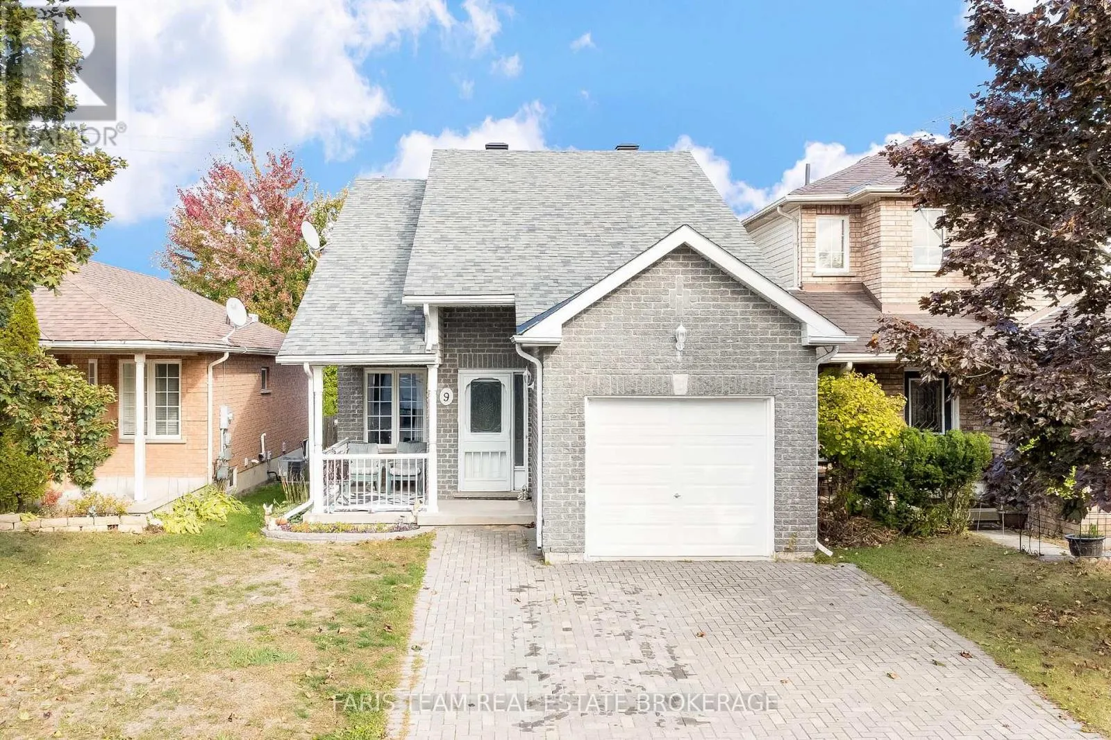 9 JULIA CRESCENT