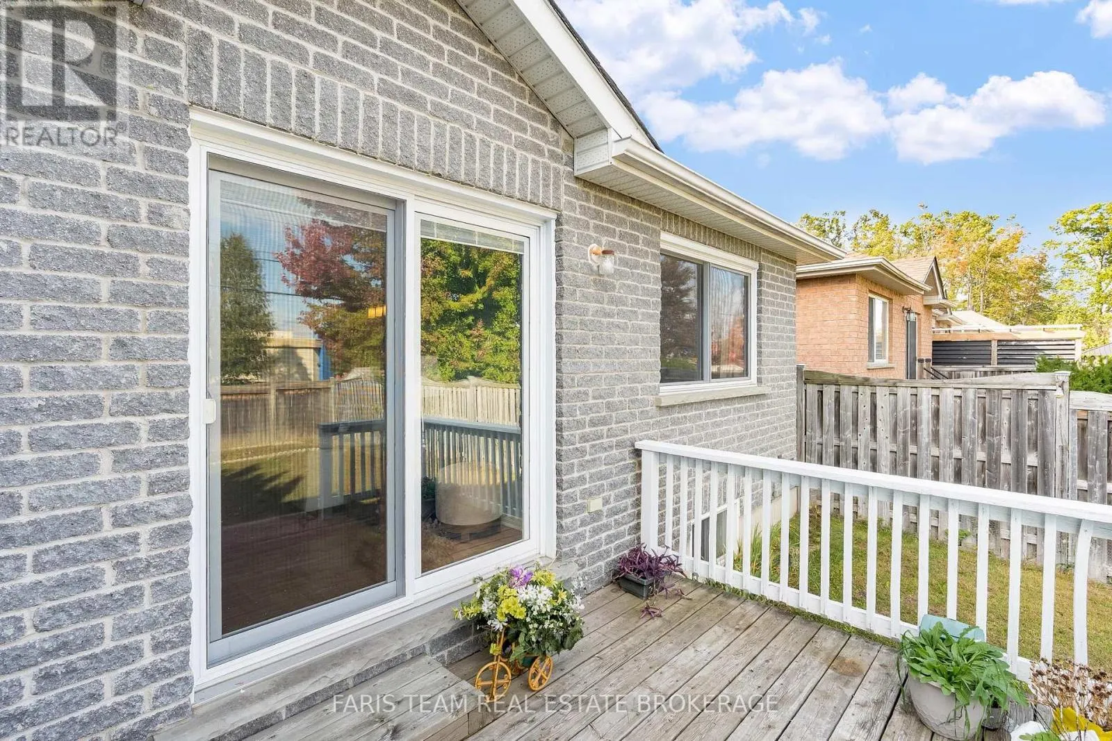 9 JULIA CRESCENT