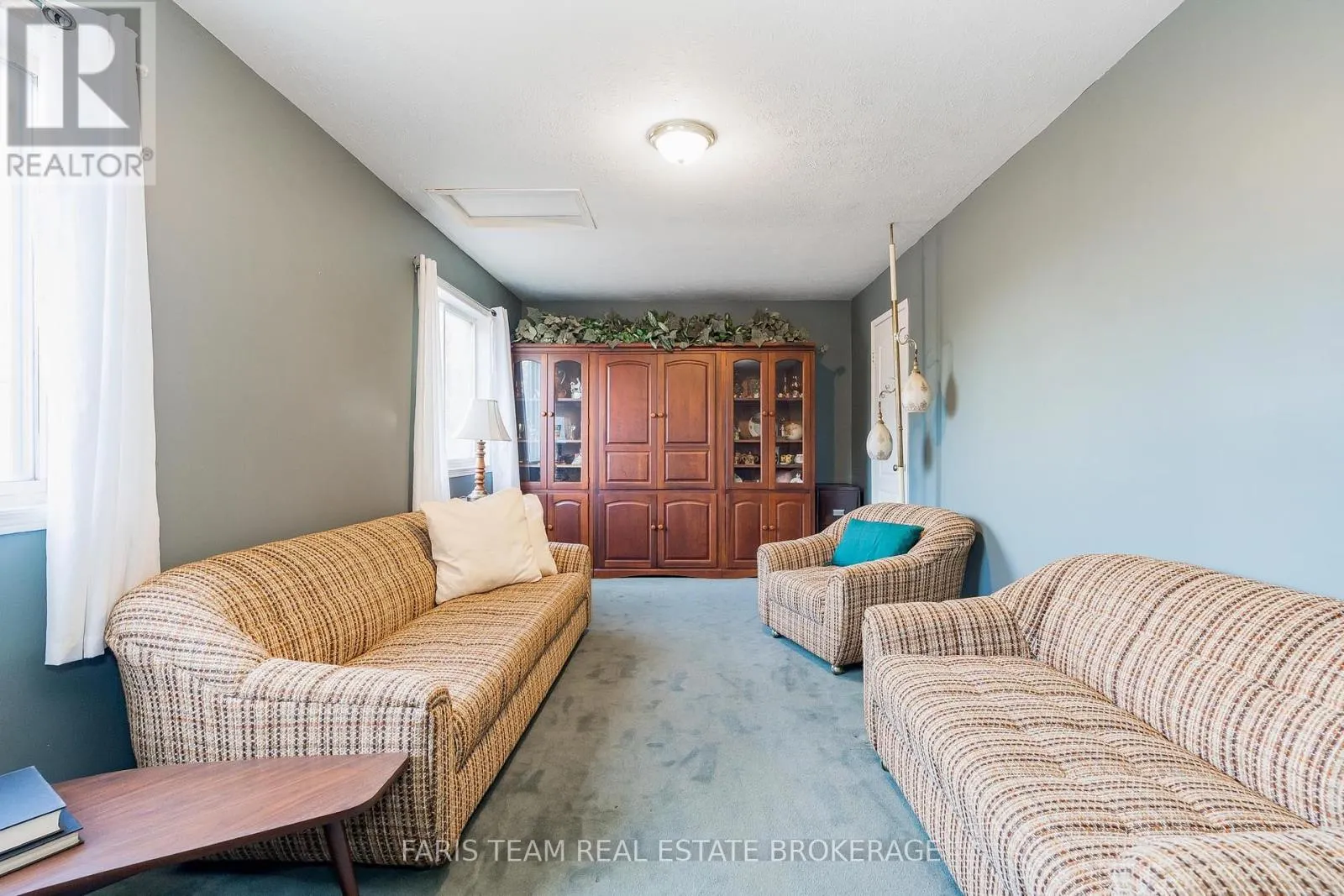 9 JULIA CRESCENT