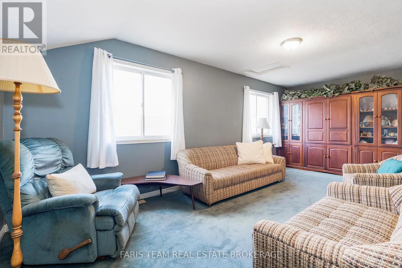 9 JULIA CRESCENT