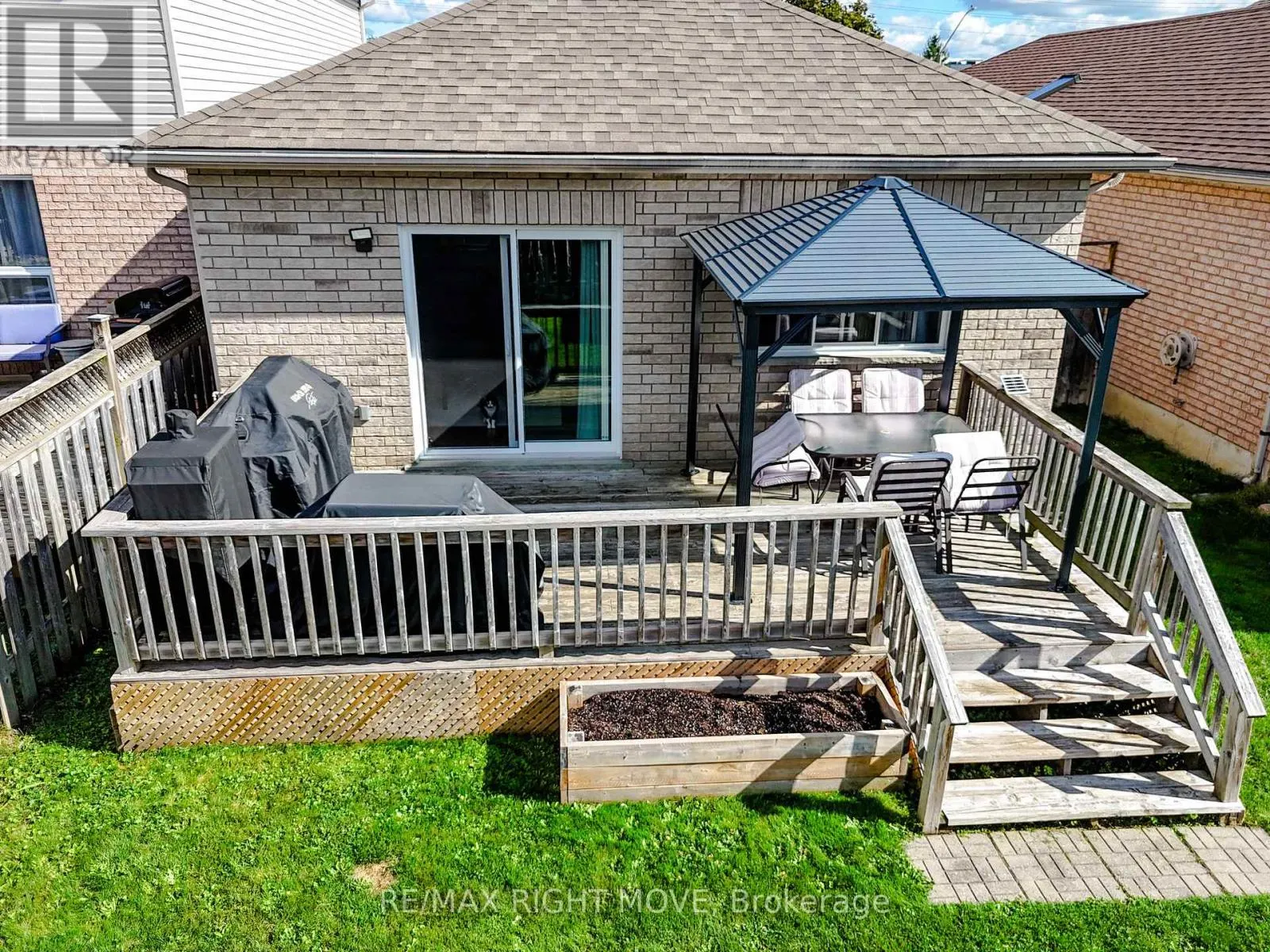 32 JULIA CRESCENT