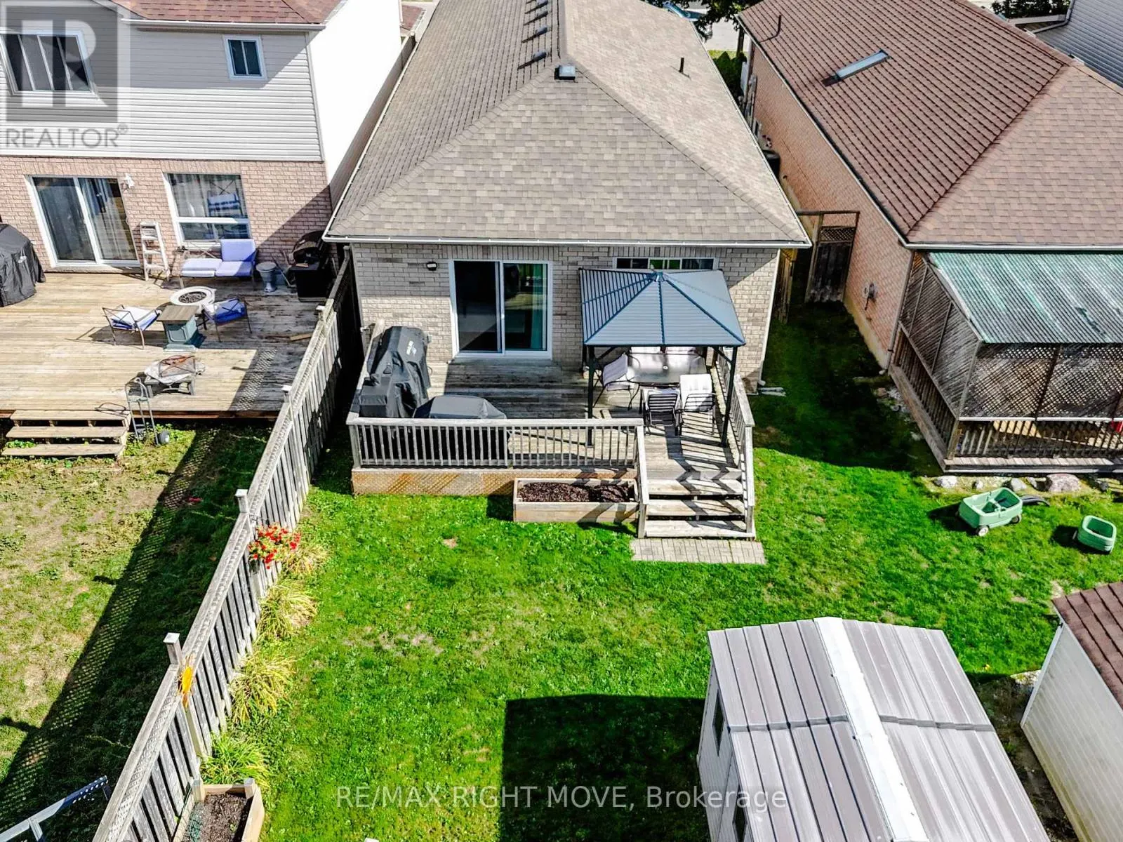 32 JULIA CRESCENT