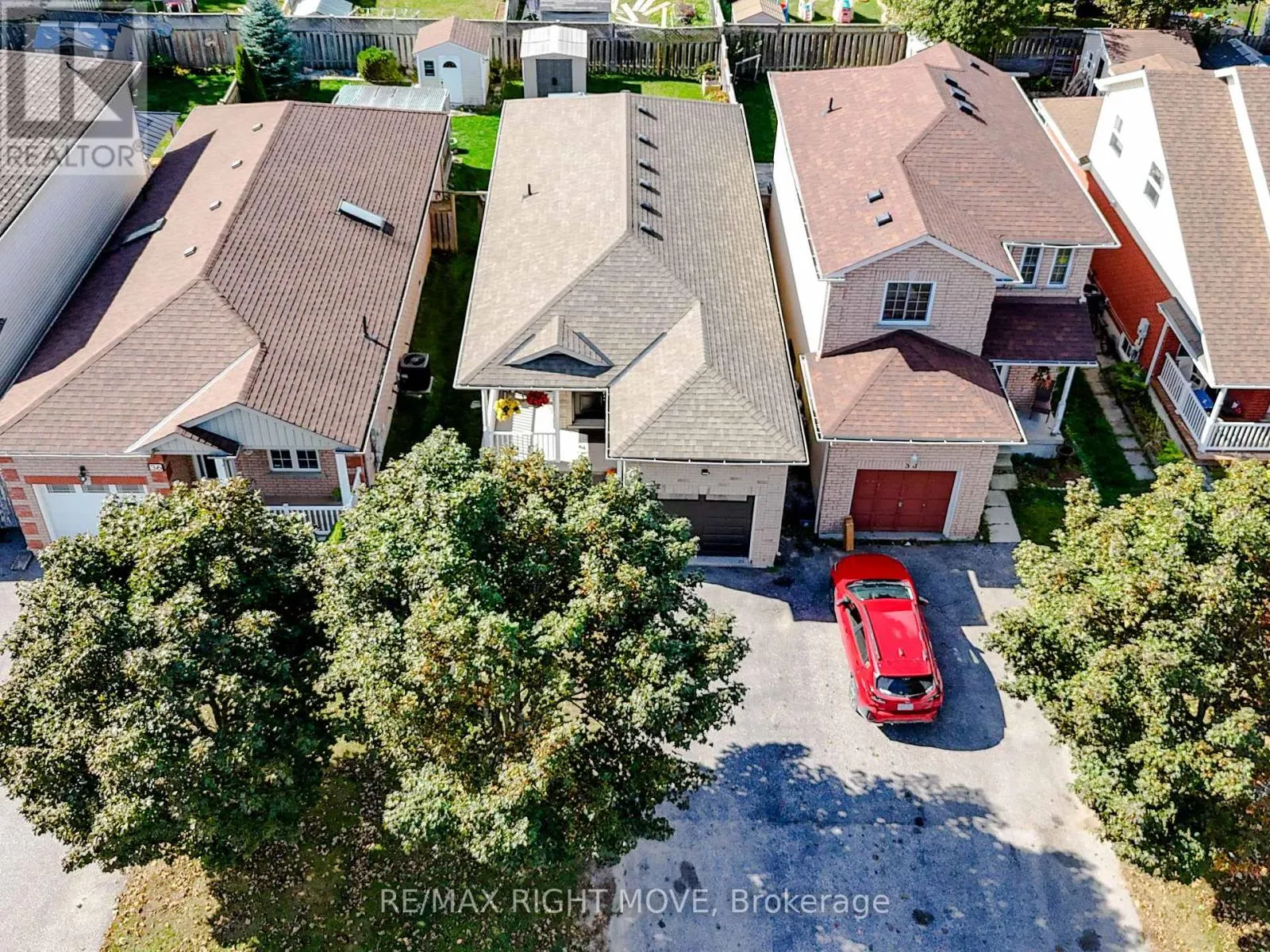 32 JULIA CRESCENT