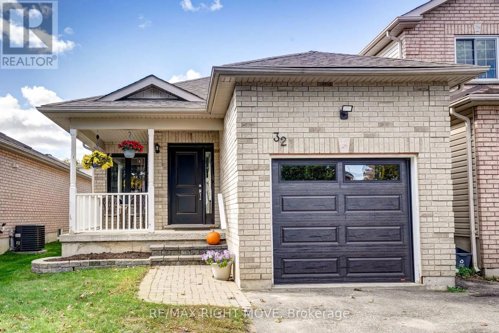 32 JULIA CRESCENT