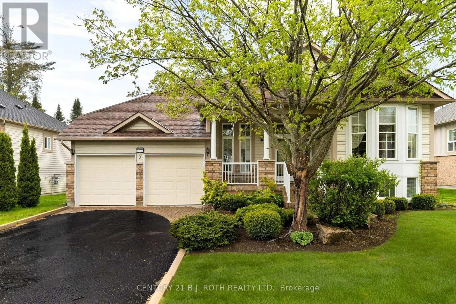 7 TRAILWOOD PLACE