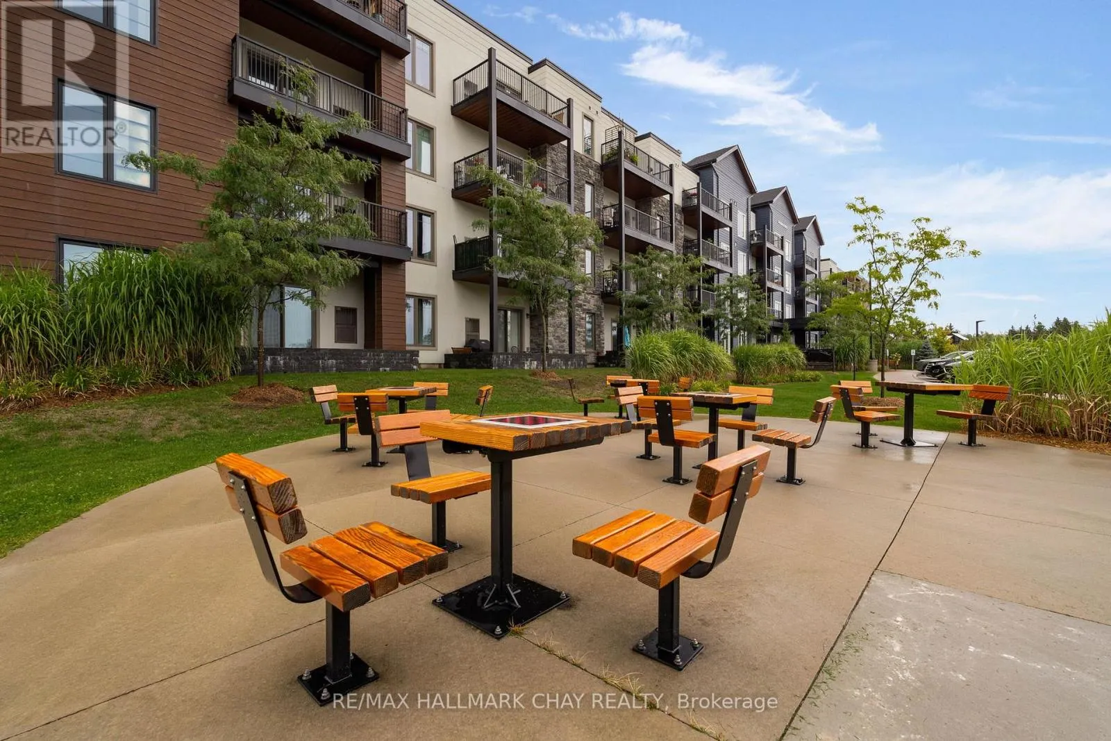301 - 54 KODA STREET