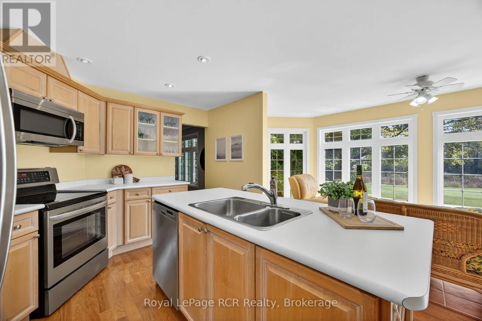 68 FAIRWAY CRESCENT