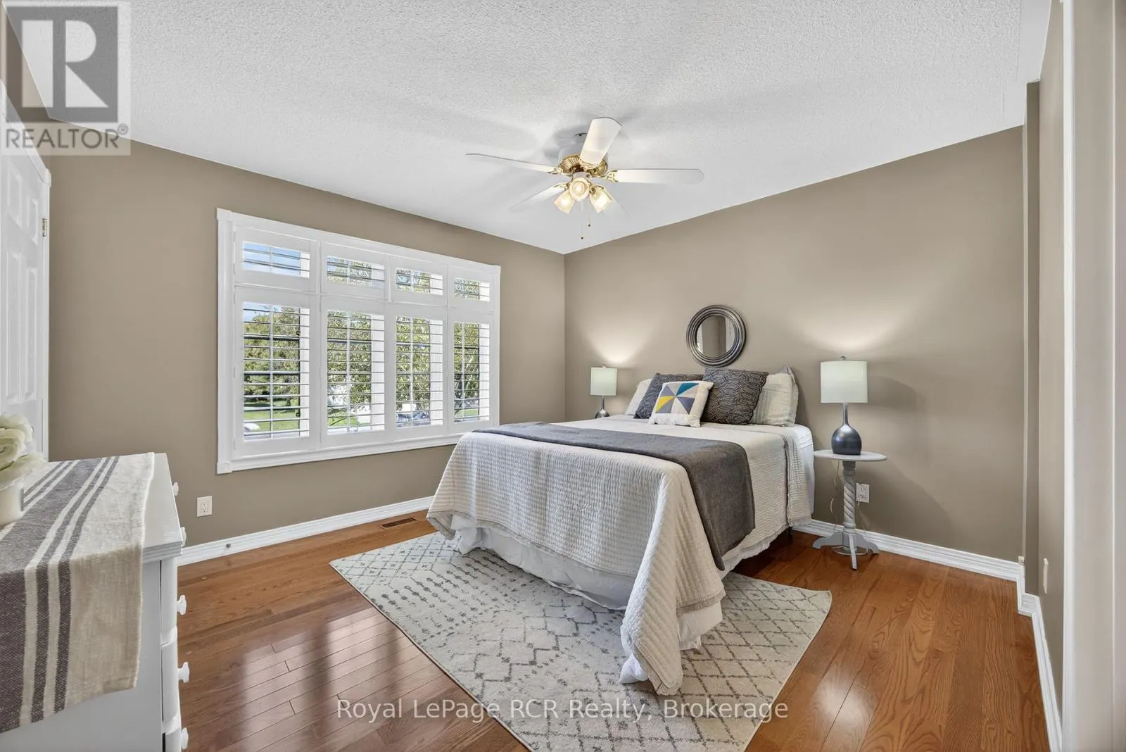 68 FAIRWAY CRESCENT