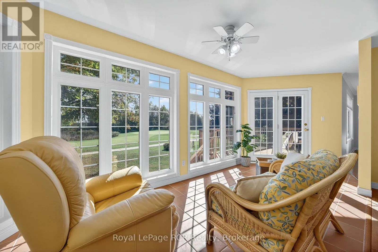 68 FAIRWAY CRESCENT