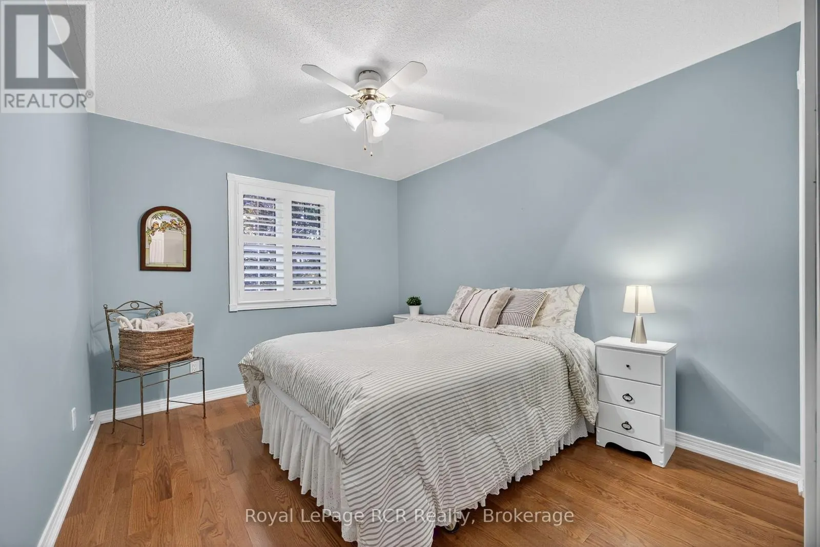 68 FAIRWAY CRESCENT