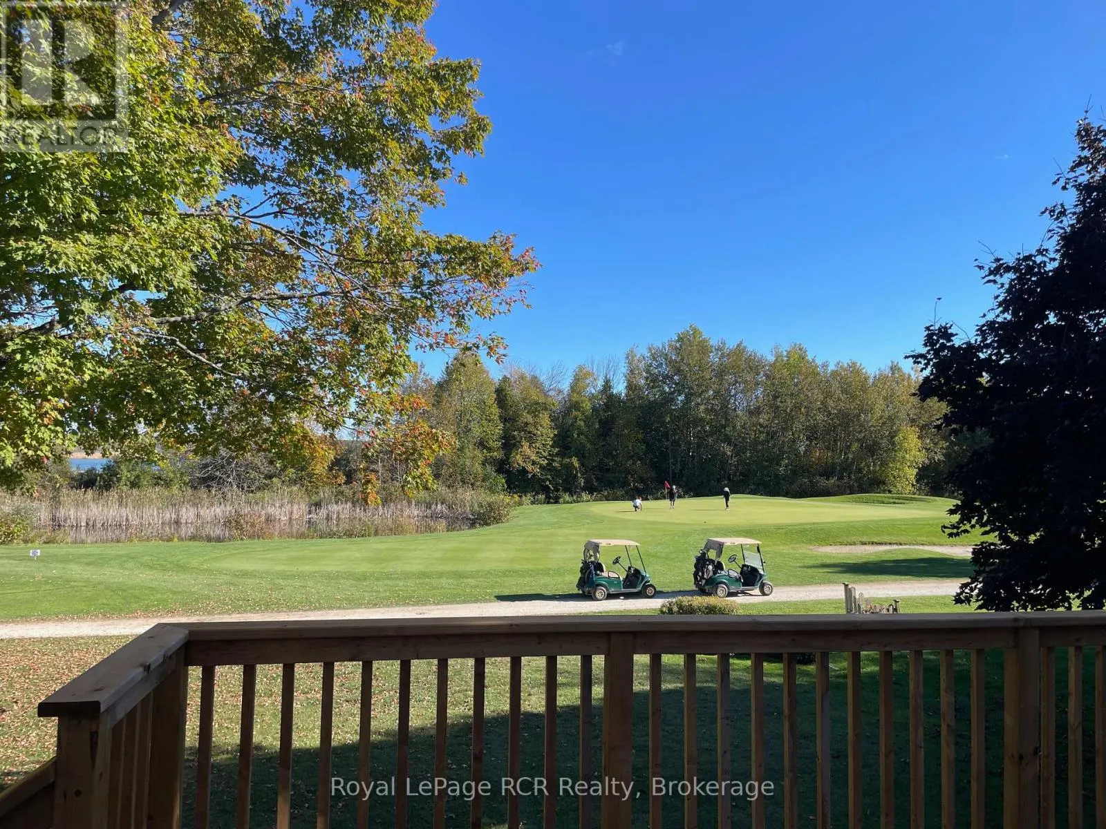 68 FAIRWAY CRESCENT