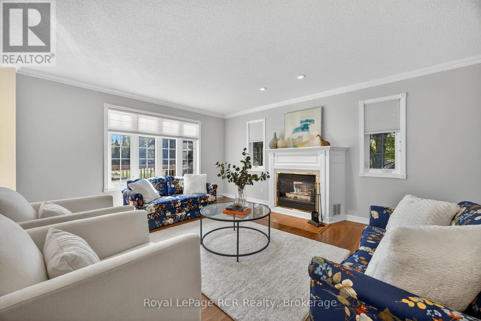 68 FAIRWAY CRESCENT