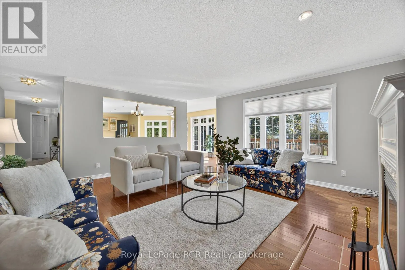 68 FAIRWAY CRESCENT