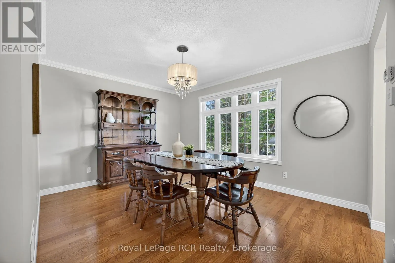 68 FAIRWAY CRESCENT