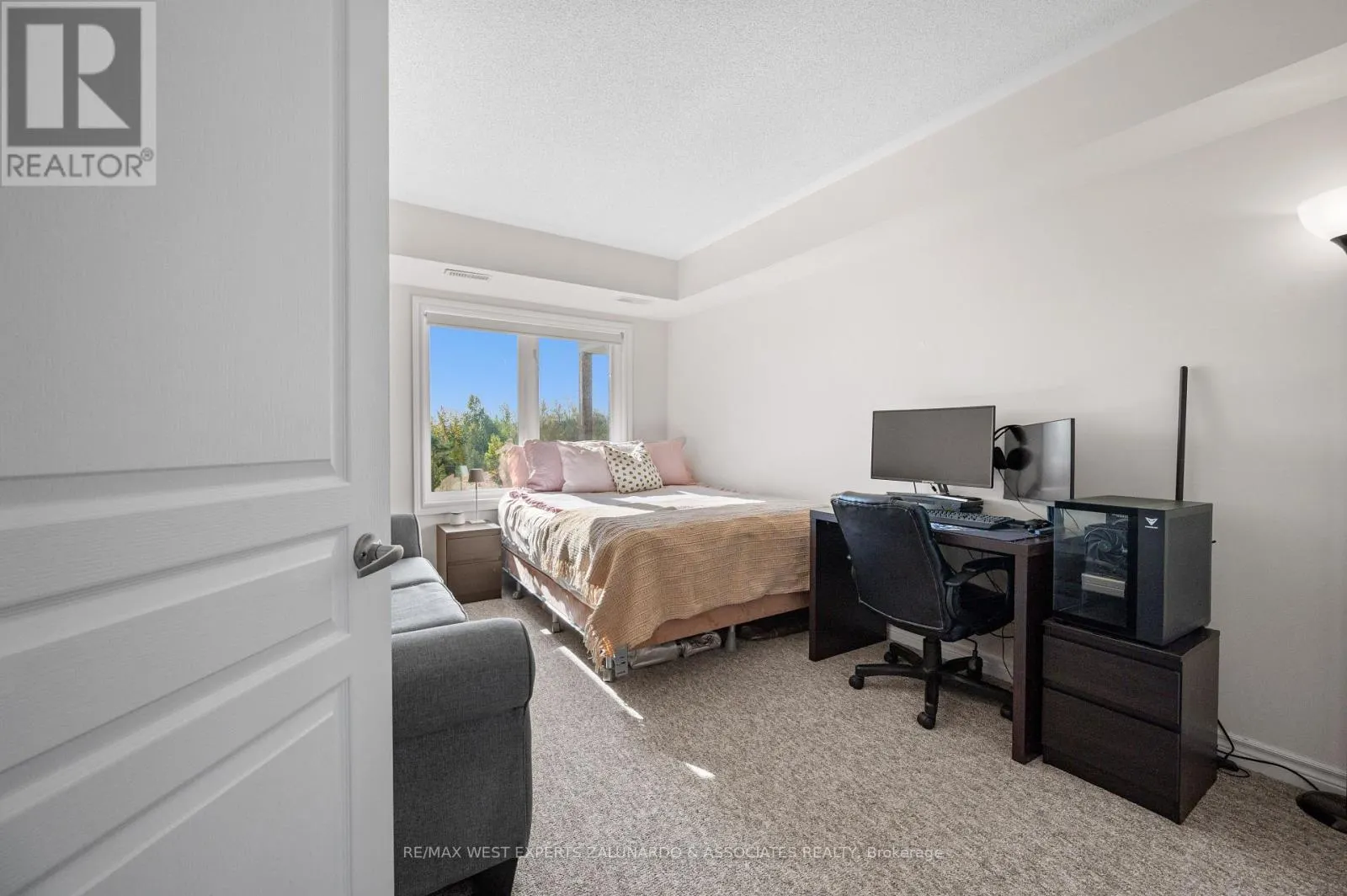 305 - 8 BRANDY LANE DRIVE