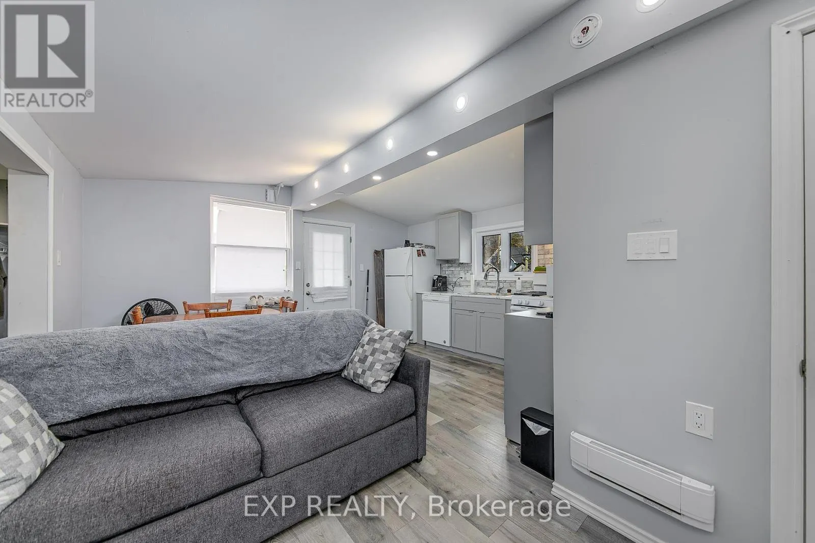 7 60TH STREET S