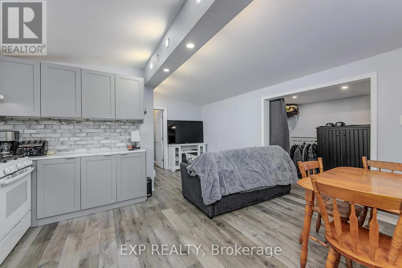 7 60TH STREET S