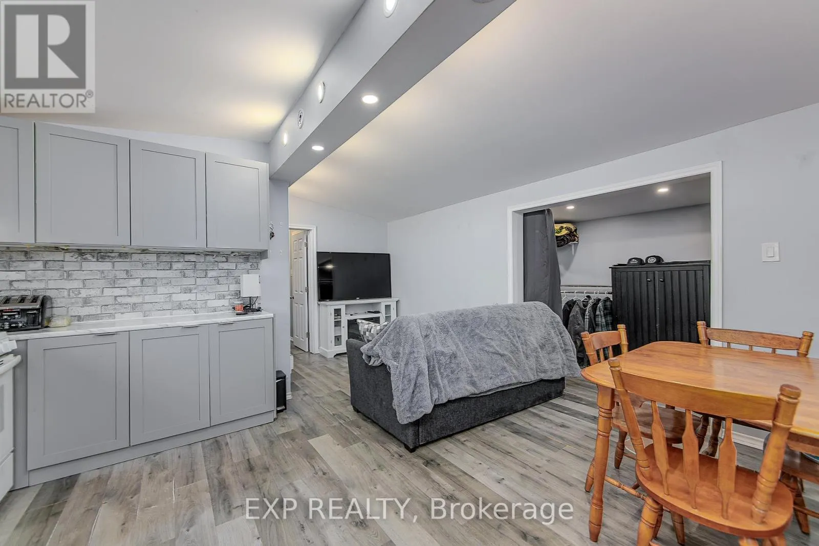 7 60TH STREET S
