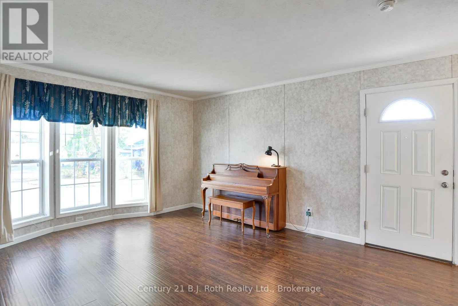 200 - 580 WEST STREET S, #200