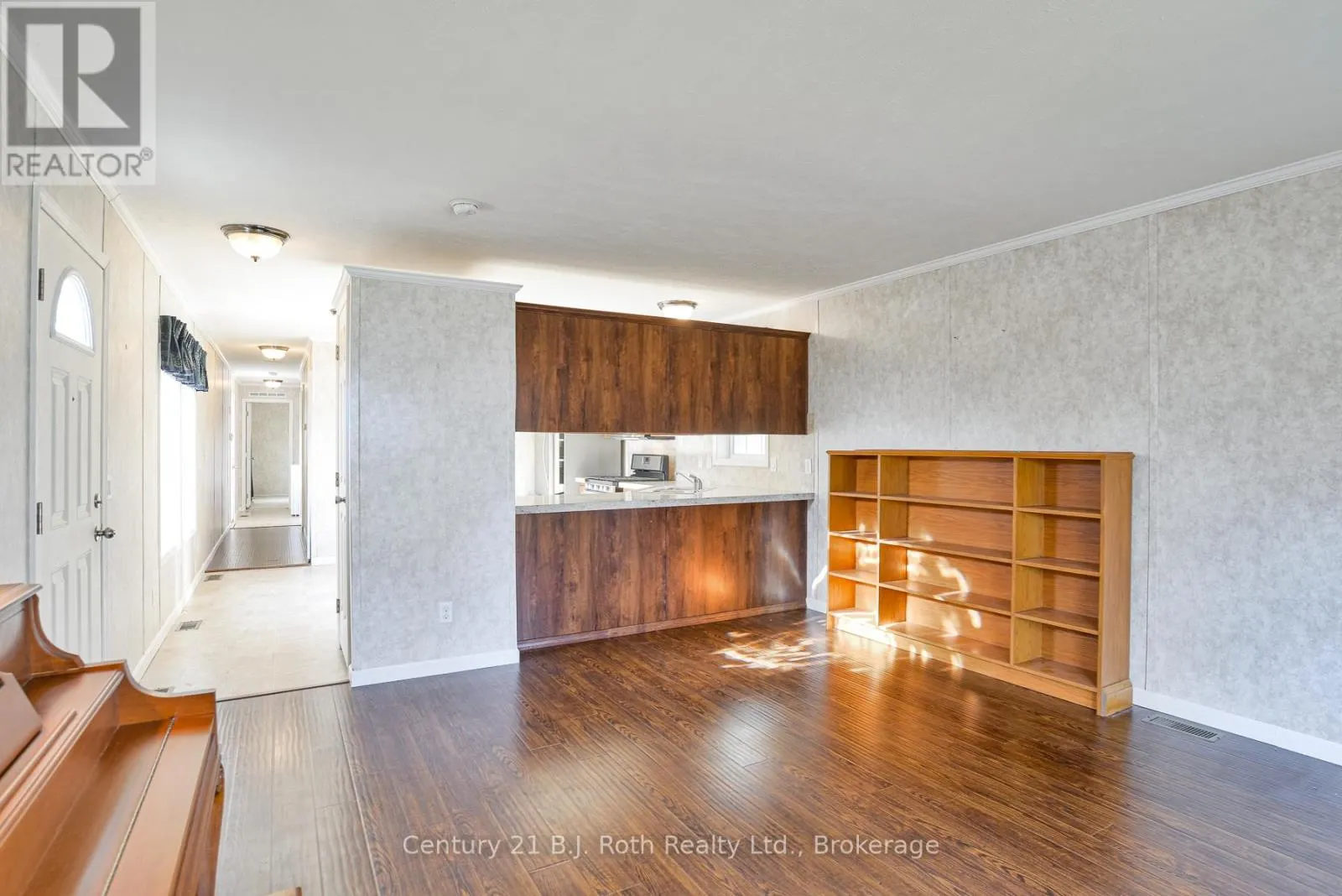 200 - 580 WEST STREET S, #200