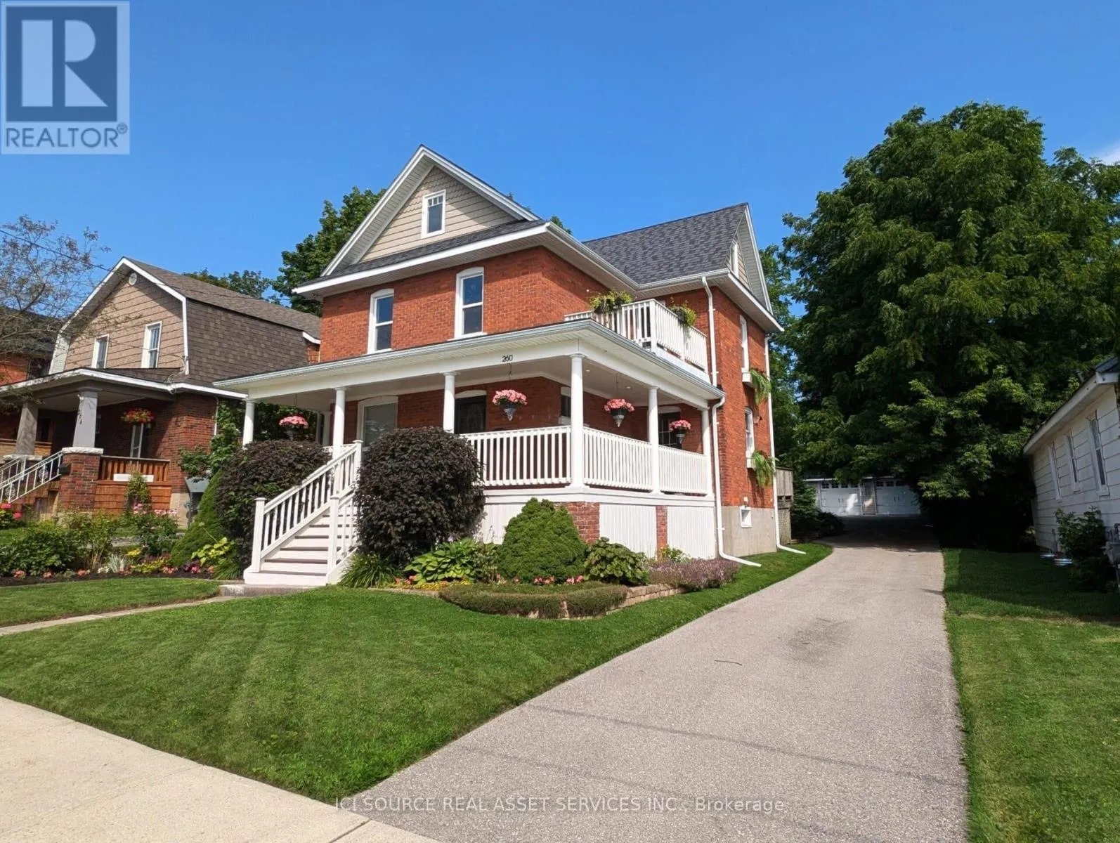 260 COLBORNE STREET W
