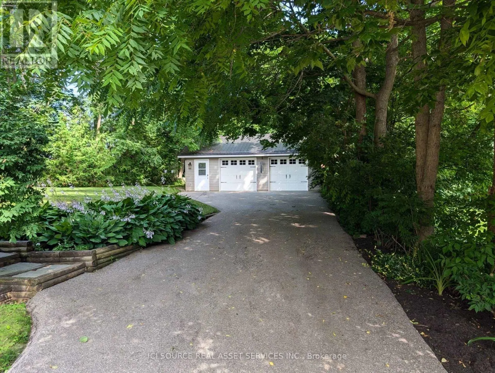 260 COLBORNE STREET W