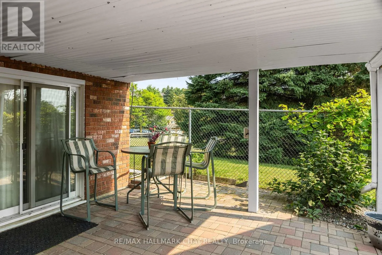 292 LEACOCK DRIVE