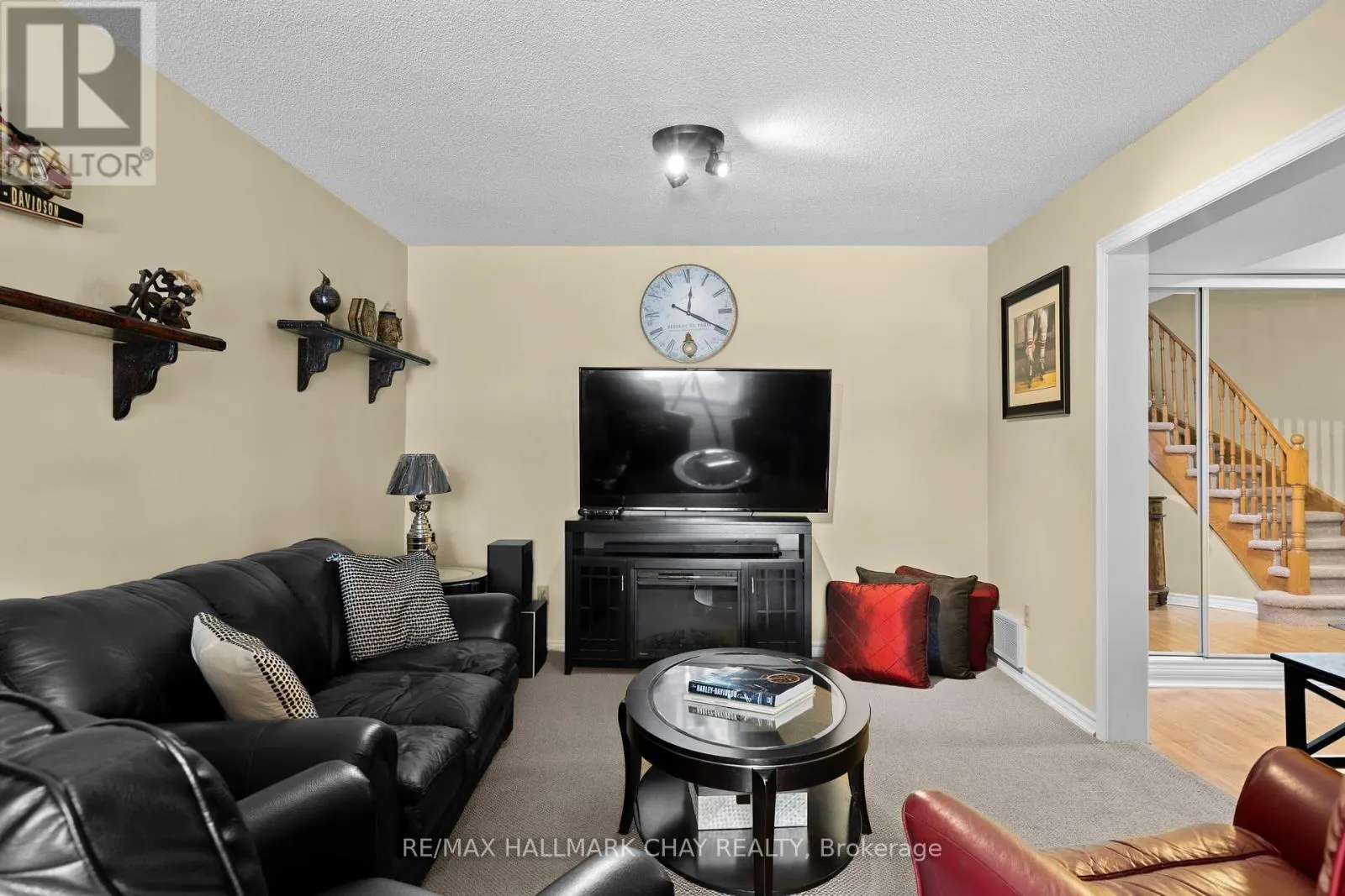 292 LEACOCK DRIVE