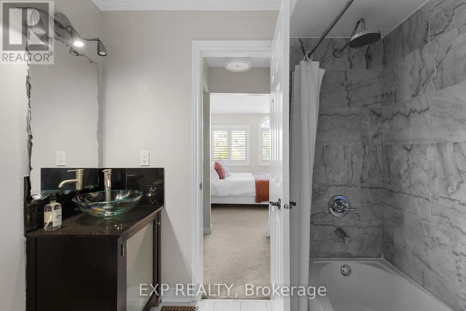 71 CITYVIEW CIRCLE