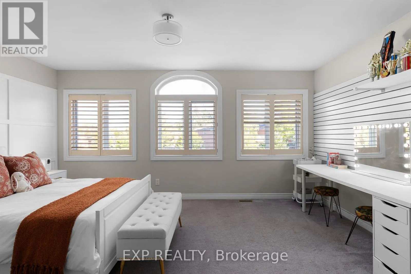 71 CITYVIEW CIRCLE
