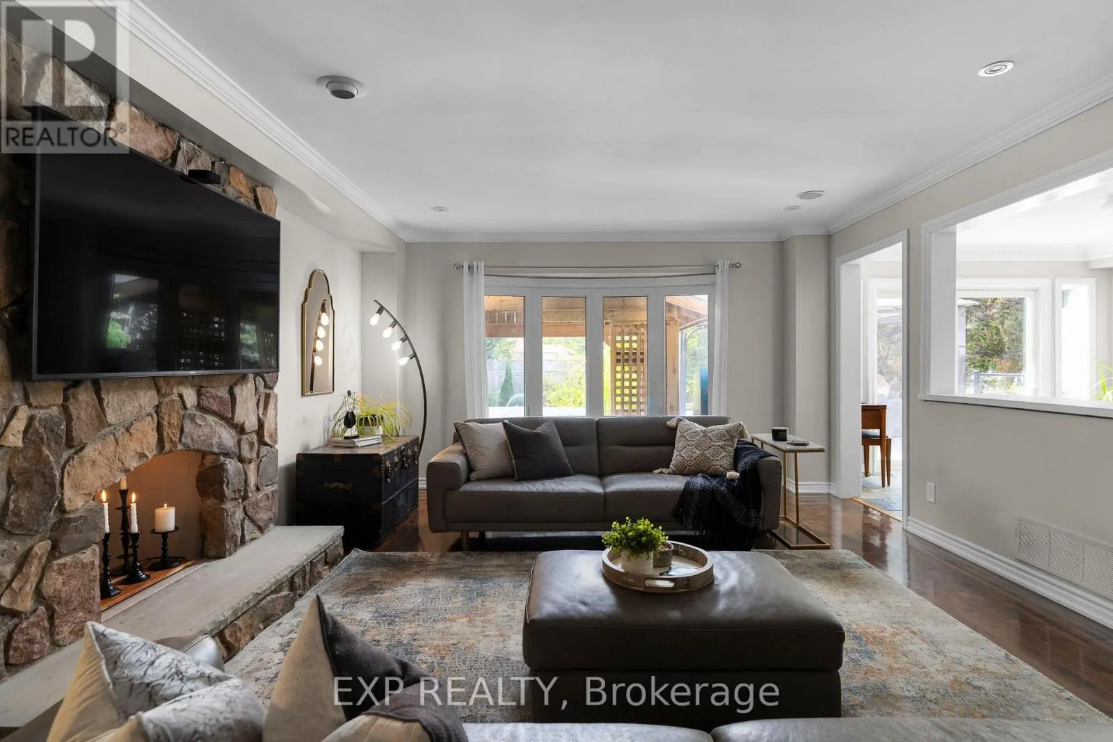 71 CITYVIEW CIRCLE