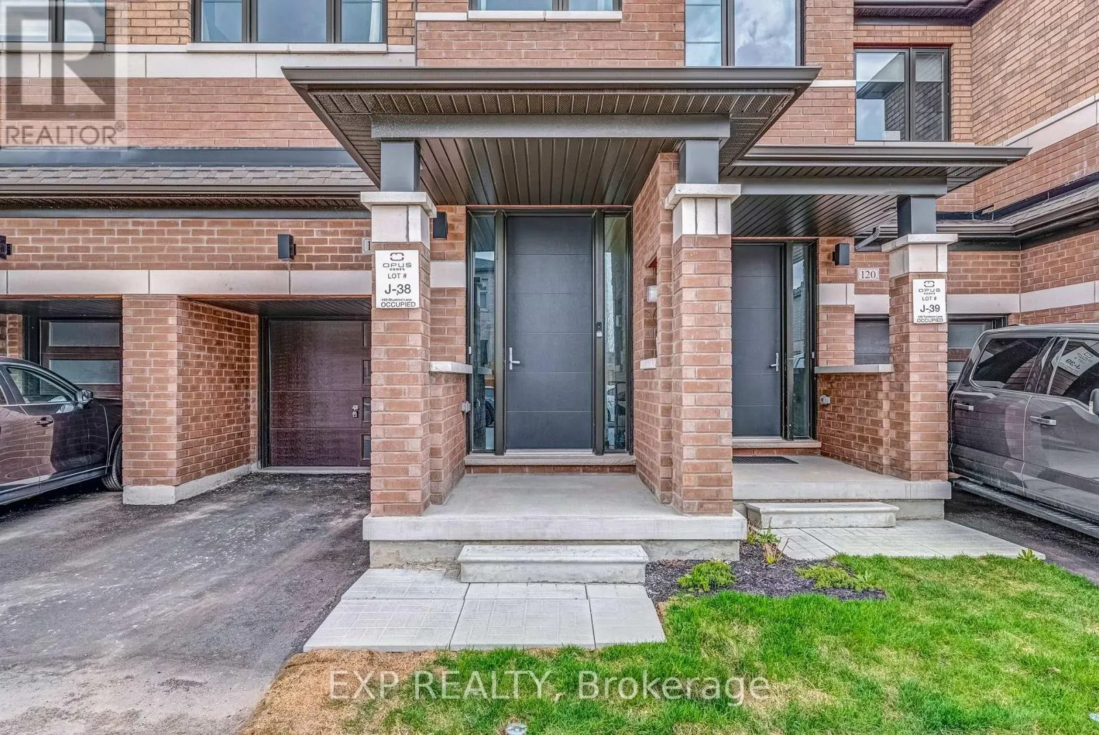 122 TURNBERRY LANE