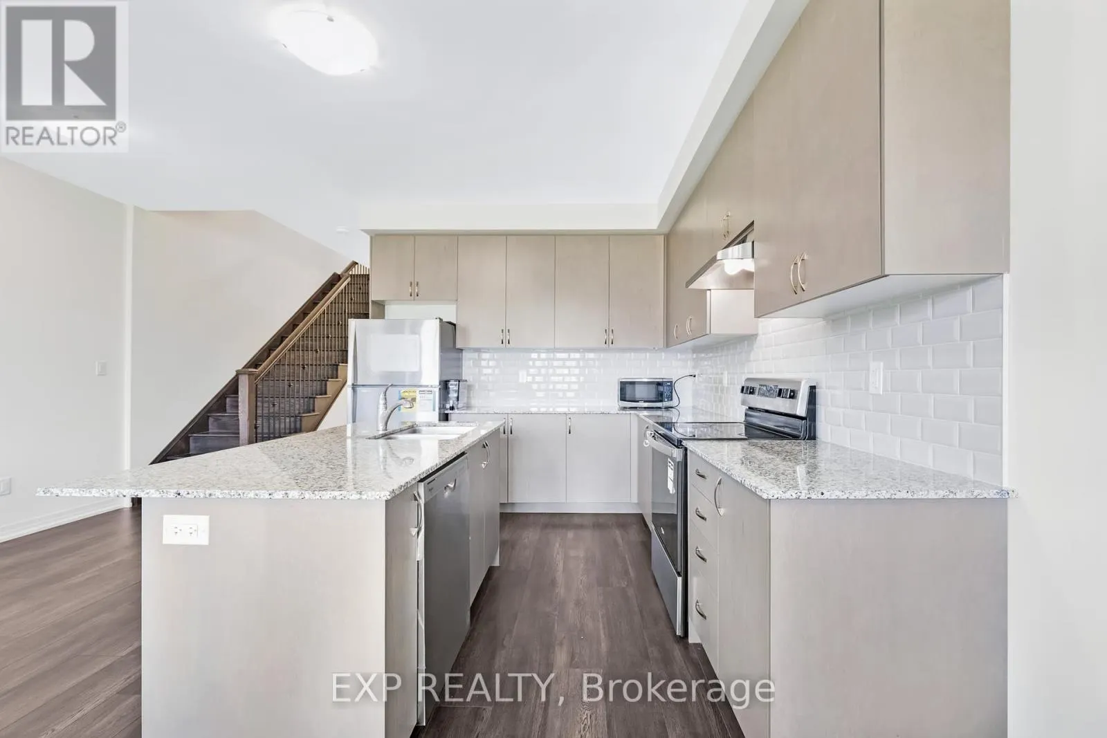 122 TURNBERRY LANE