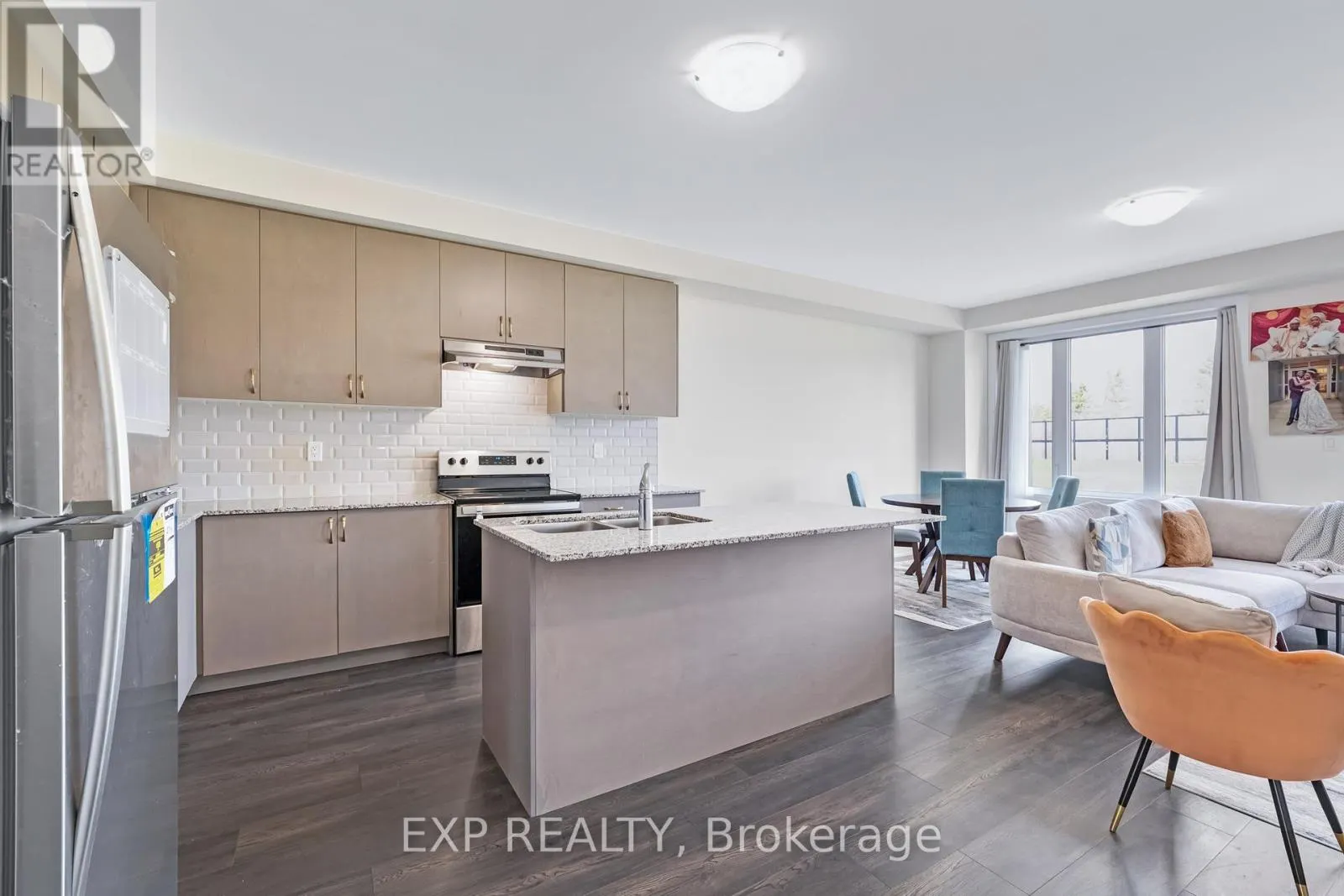 122 TURNBERRY LANE