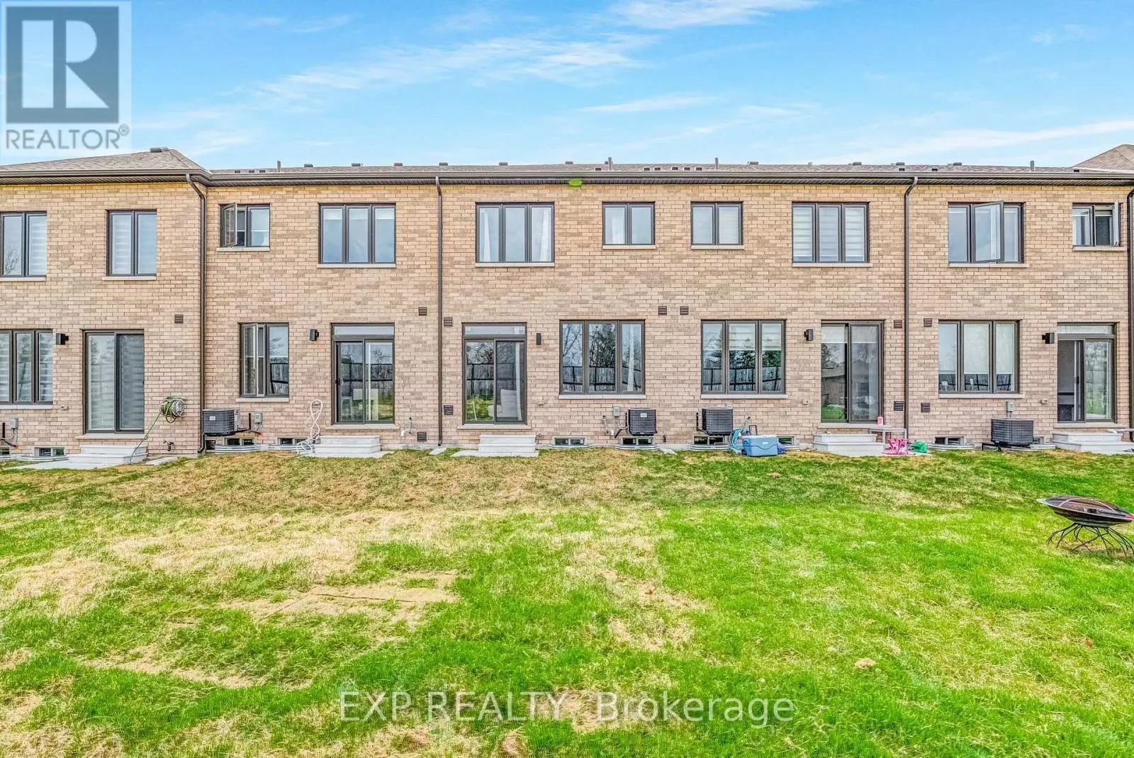 122 TURNBERRY LANE