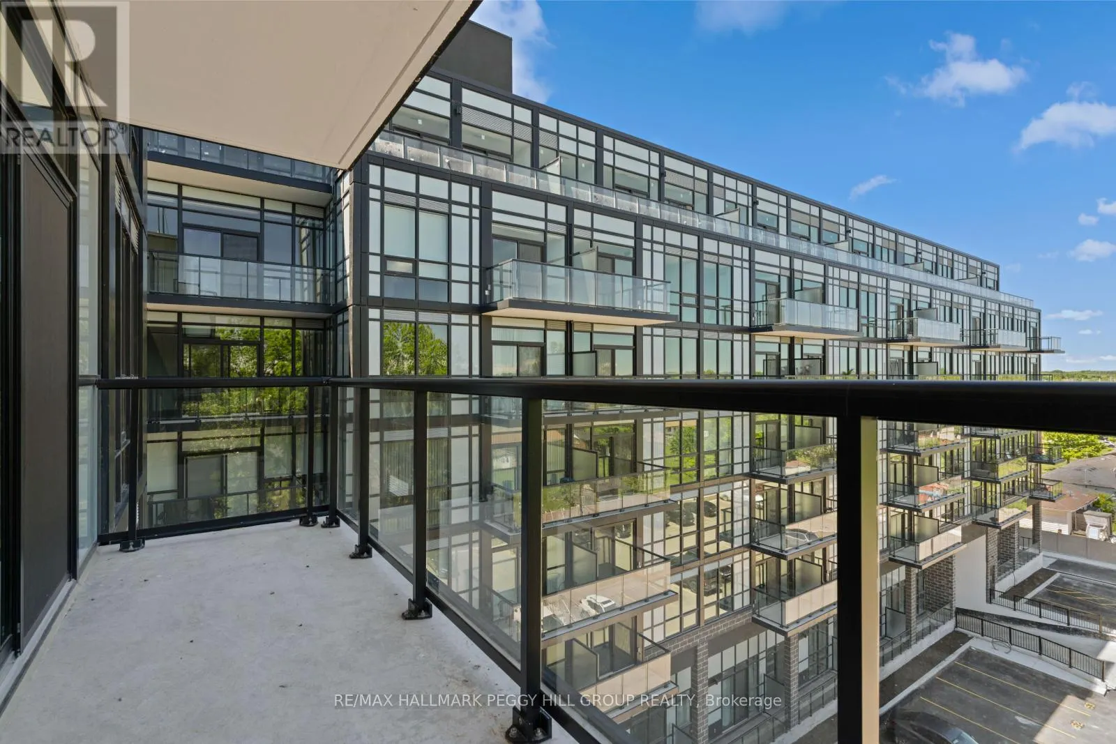 502 - 681 YONGE STREET