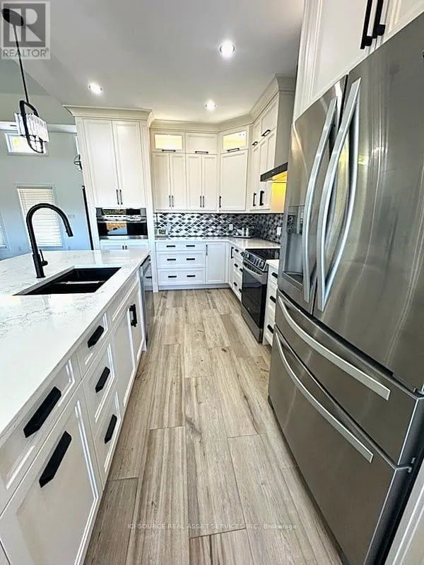 18 SWAN LANE