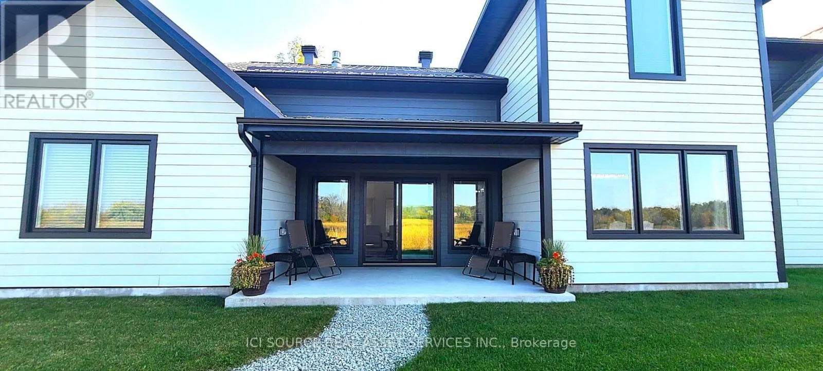 18 SWAN LANE
