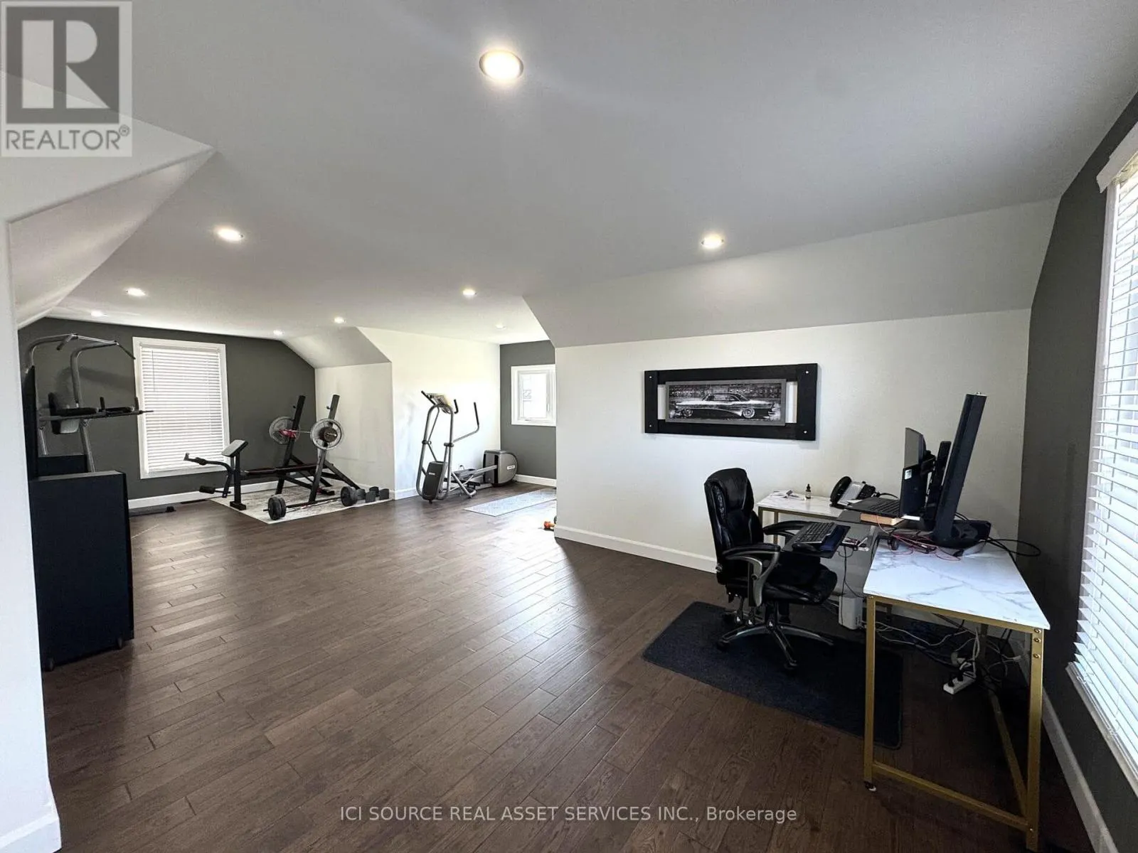 18 SWAN LANE