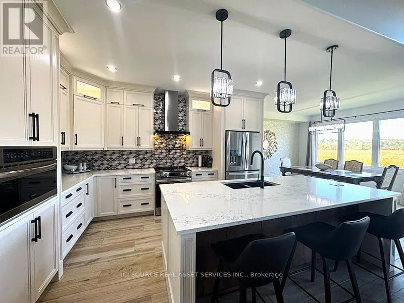18 SWAN LANE