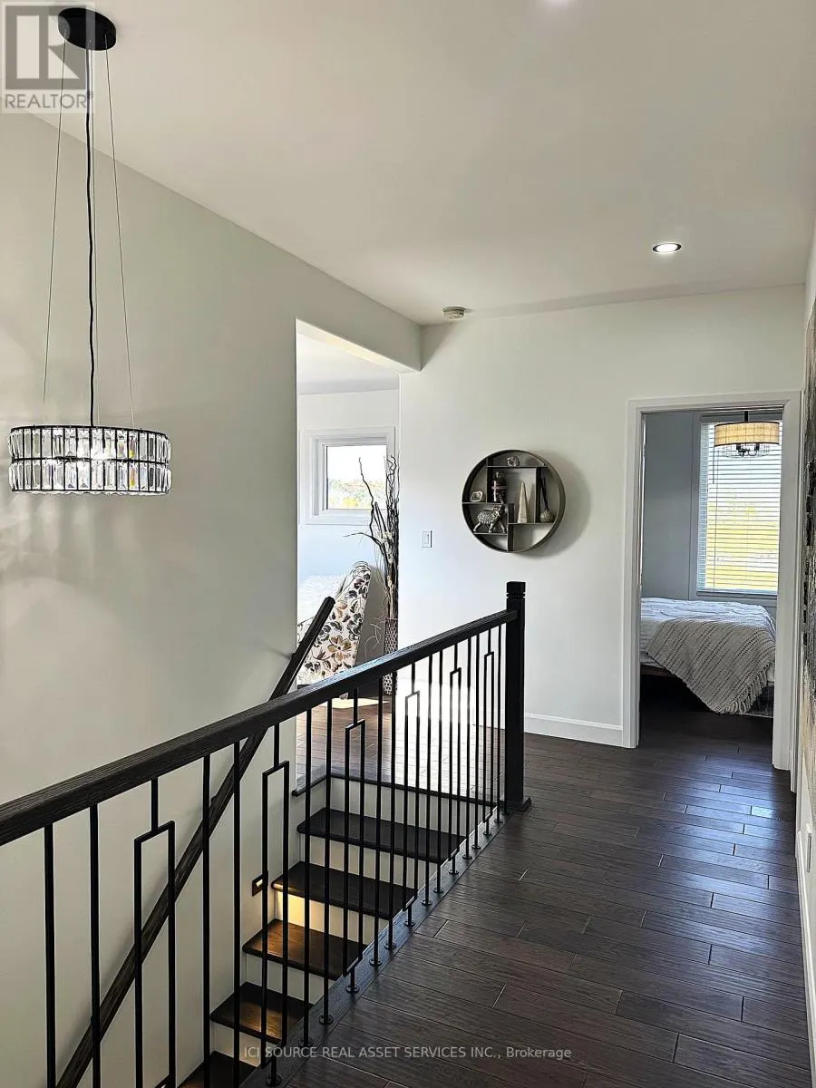 18 SWAN LANE