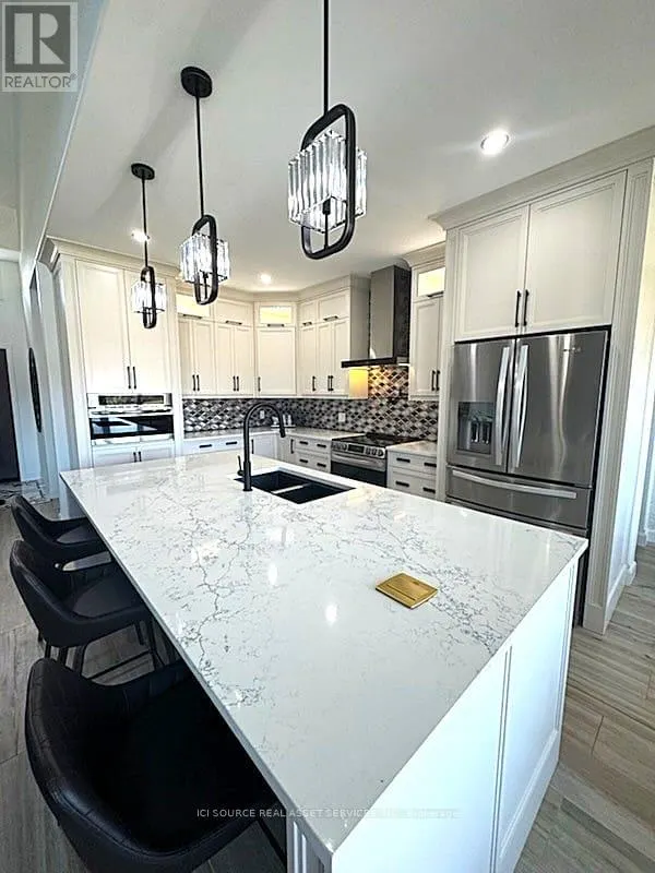 18 SWAN LANE