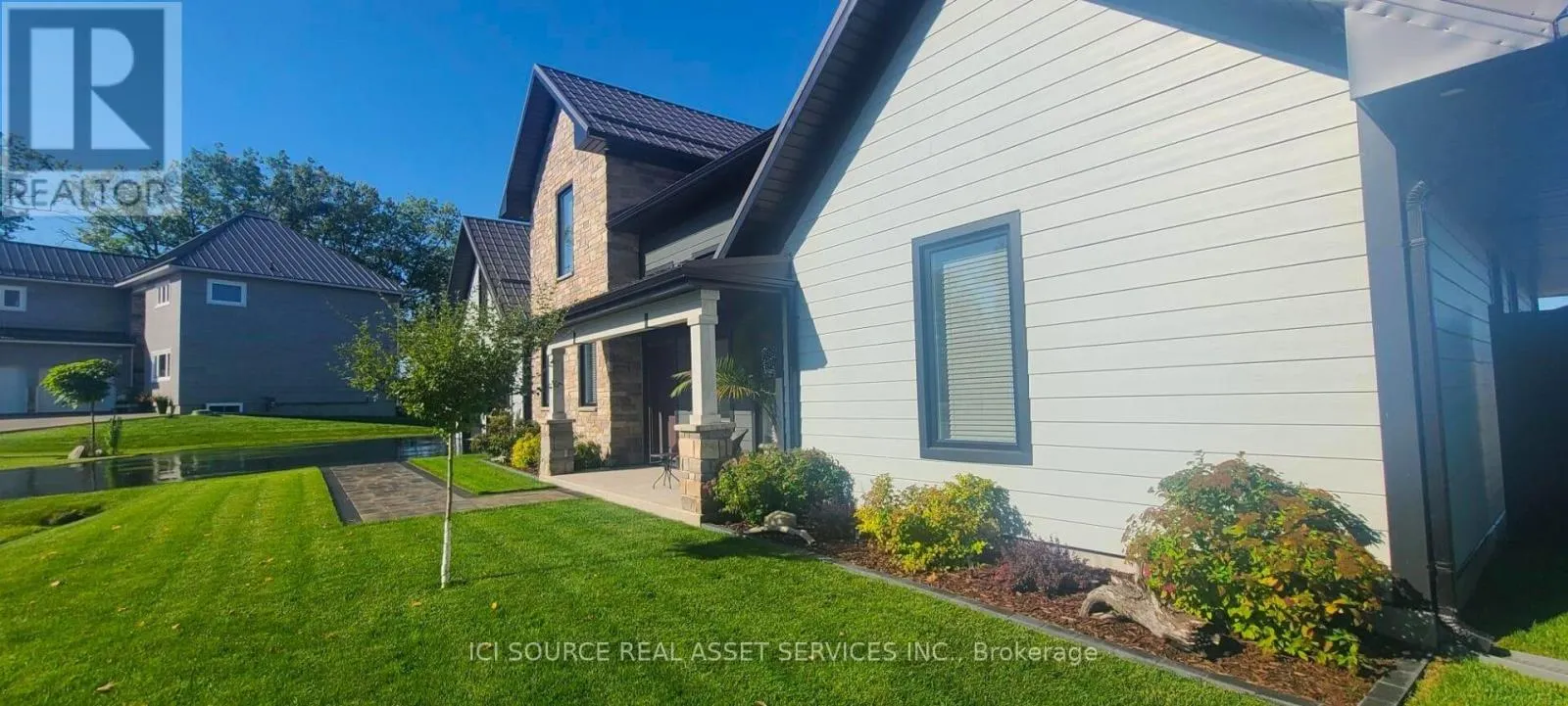 18 SWAN LANE