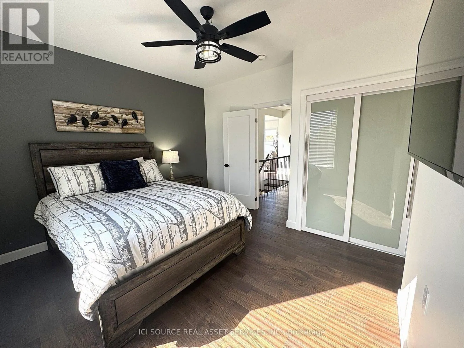 18 SWAN LANE