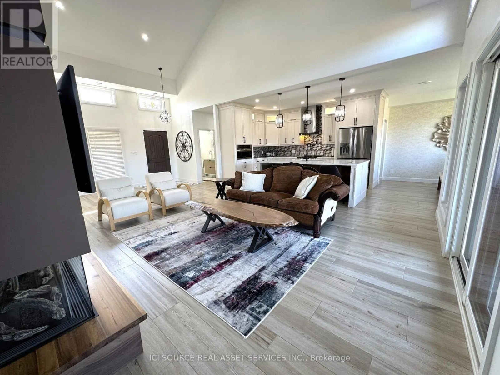 18 SWAN LANE