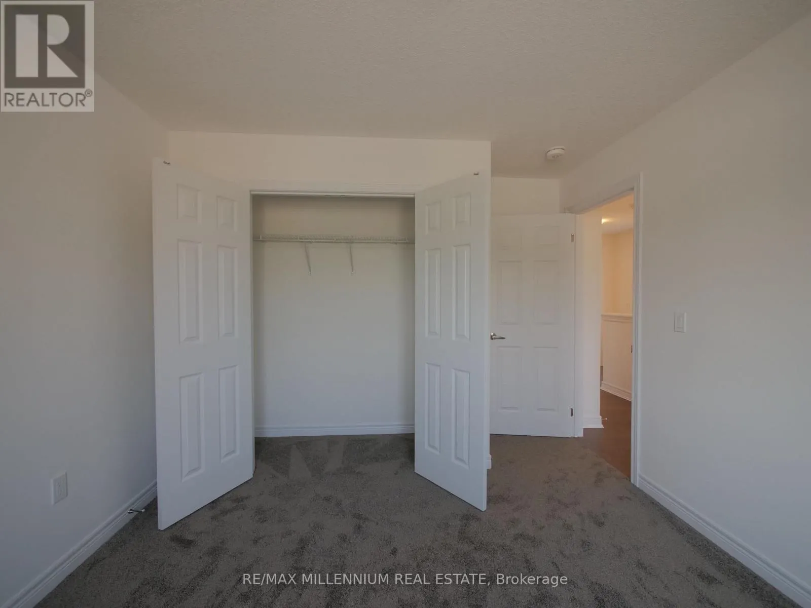 4 SHIPLEY AVENUE S