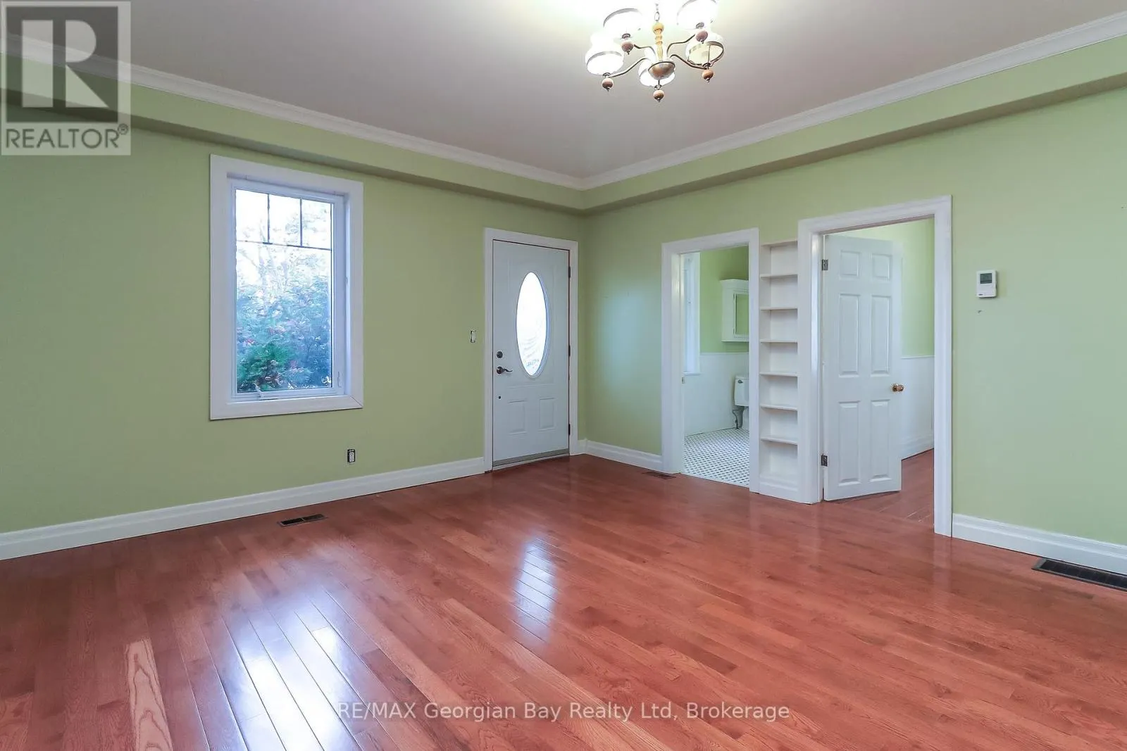 456 QUEEN STREET
