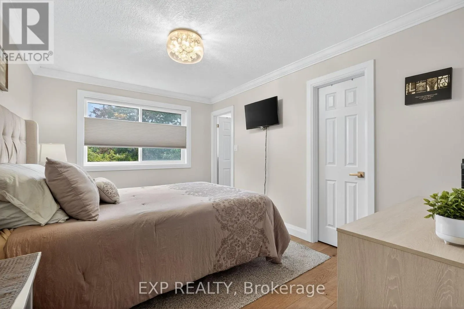 7 PACIFIC AVENUE
